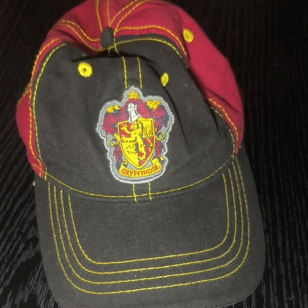 Gryffindor Black and Red Crest Hat